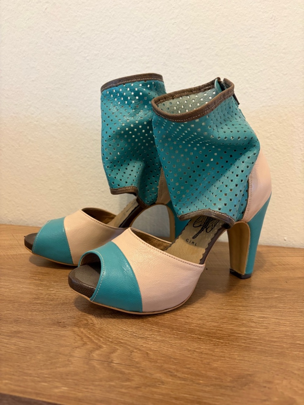 Fly Girl Turquoise and Cream Peep-Toe Vintage Leather Heels
(B3)